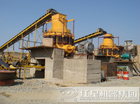 石灰石生產(chǎn)現(xiàn)場(chǎng)圖