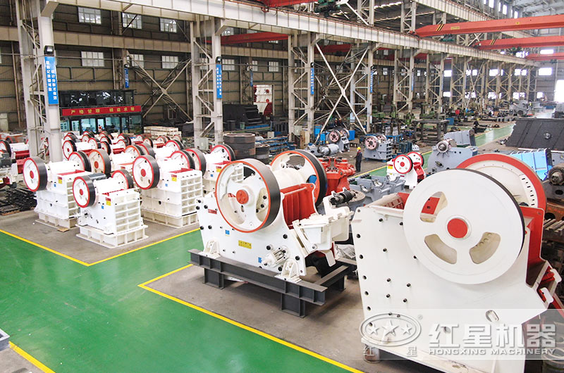 大型鄂式破碎機(jī)圖片 大型鄂式破碎機(jī)圖片