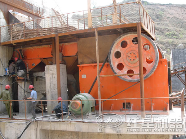 輝綠巖顎式破碎機(jī)