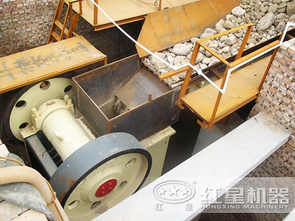 石子破碎機作業(yè)現(xiàn)場
