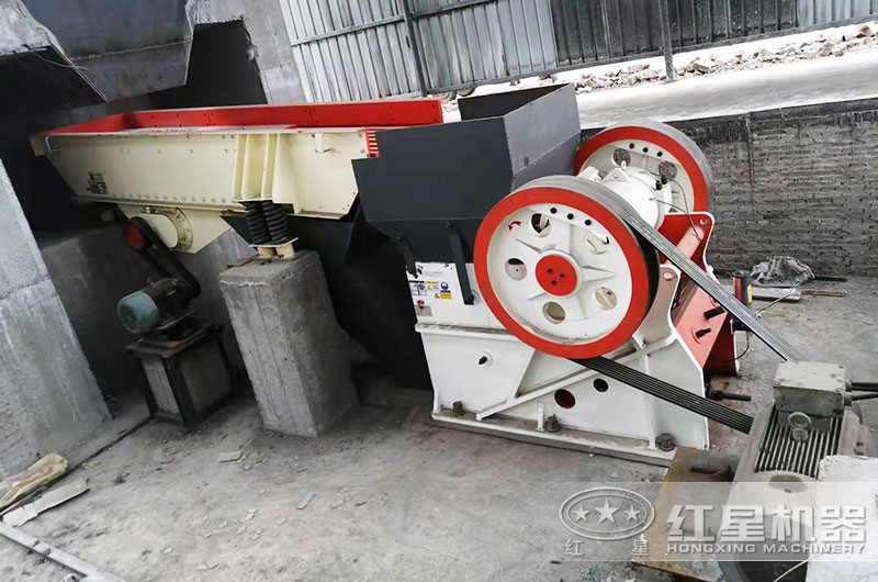 破石機工作現(xiàn)場實拍圖 破石機工作現(xiàn)場實拍圖