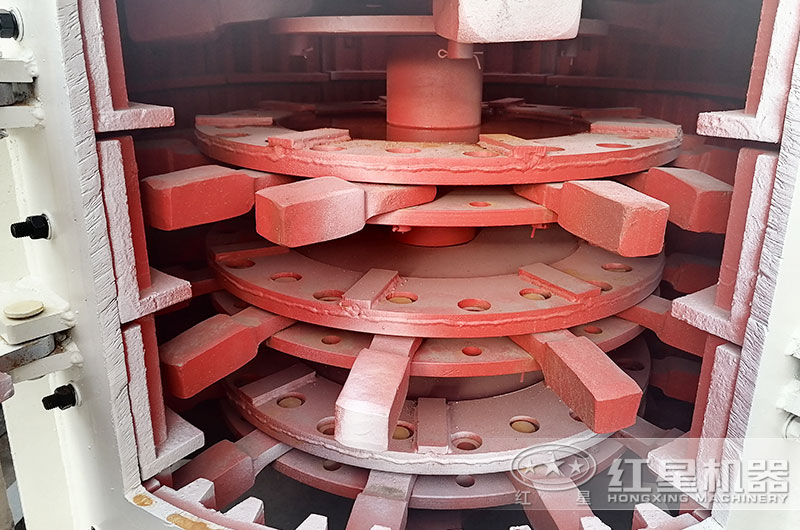 立式板錘制砂機(jī)內(nèi)部結(jié)構(gòu)圖 立式板錘制砂機(jī)內(nèi)部結(jié)構(gòu)圖