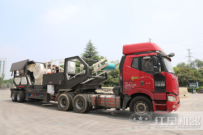 移動(dòng)式瀝青破碎機(jī)直接開(kāi)往客戶現(xiàn)場(chǎng) 移動(dòng)式瀝青破碎機(jī)直接開(kāi)往客戶現(xiàn)場(chǎng)