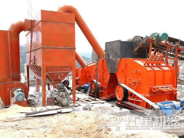 反擊式破碎機(jī)現(xiàn)場圖 反擊式破碎機(jī)現(xiàn)場圖