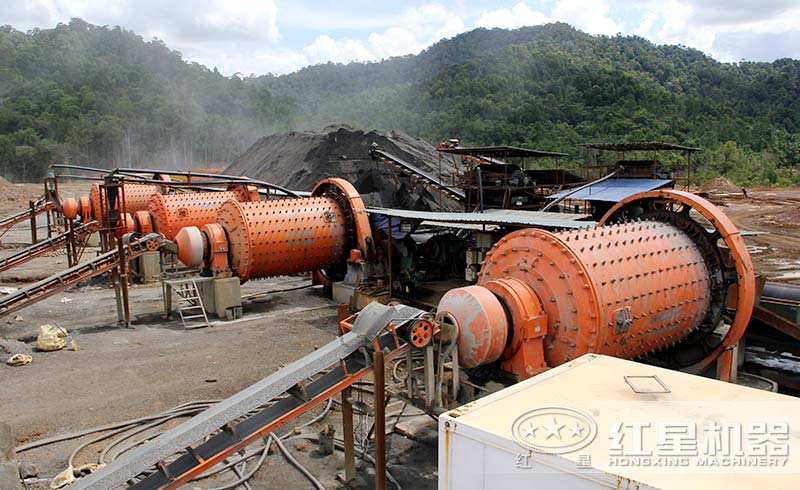 磨煤機現(xiàn)場工作圖 磨煤機現(xiàn)場工作圖