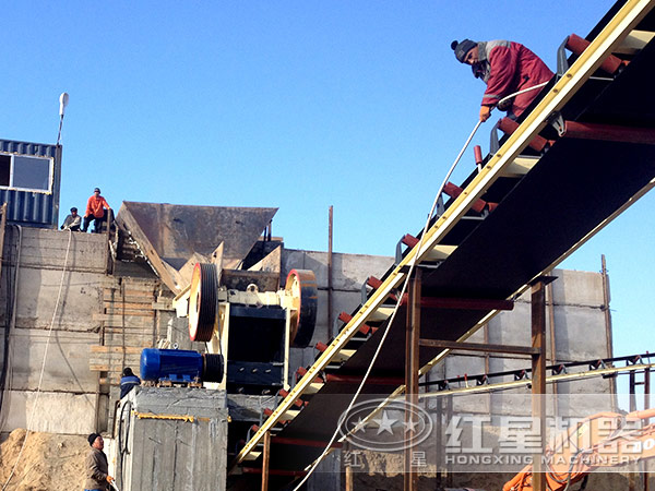 日產(chǎn)600噸碎石機(jī)現(xiàn)場(chǎng)圖 日產(chǎn)600噸碎石機(jī)現(xiàn)場(chǎng)圖