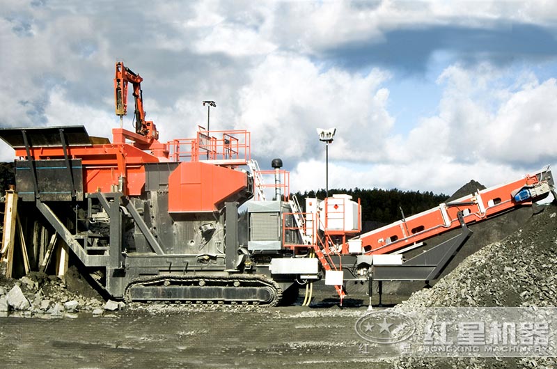 時產(chǎn)30方石子的移動打石機現(xiàn)場工作圖 時產(chǎn)30方石子的移動打石機現(xiàn)場工作圖