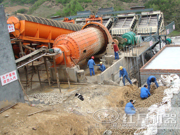 球磨機(jī)現(xiàn)場工作圖 球磨機(jī)現(xiàn)場工作圖