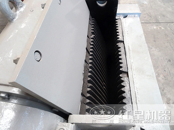 紅星機(jī)器礦石破碎機(jī)圖片 紅星機(jī)器礦石破碎機(jī)圖片