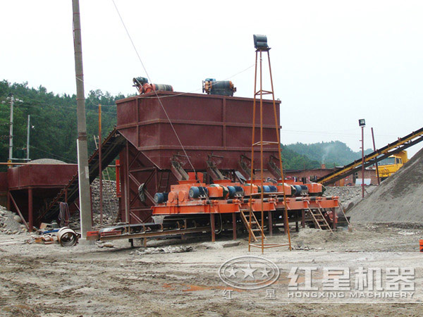 對輥破現(xiàn)場工作圖 對輥破現(xiàn)場工作圖