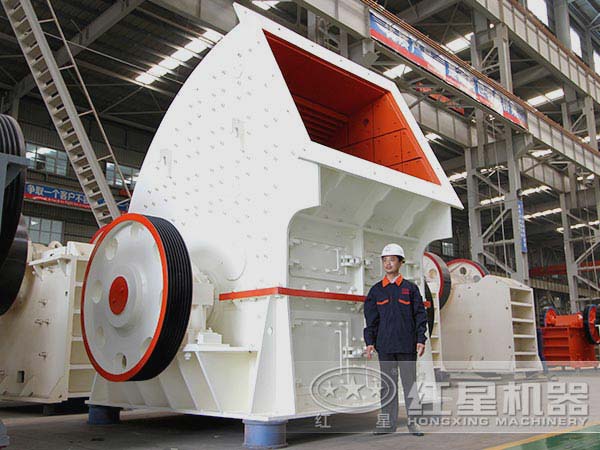 錘式破碎機生產(chǎn)車間 錘式破碎機生產(chǎn)車間