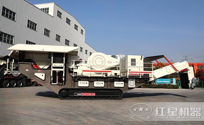 移動(dòng)磕石機(jī)的場(chǎng)內(nèi)展示圖 移動(dòng)磕石機(jī)的場(chǎng)內(nèi)展示圖