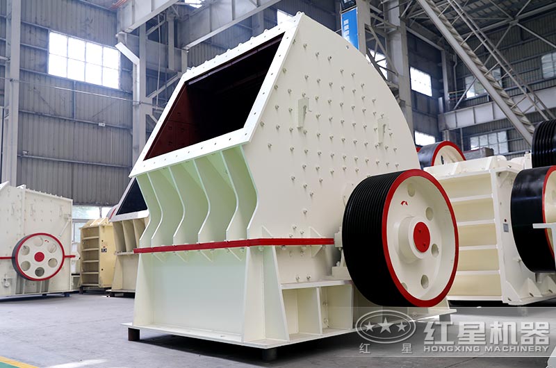 錘式破碎機設(shè)備展示 錘式破碎機設(shè)備展示