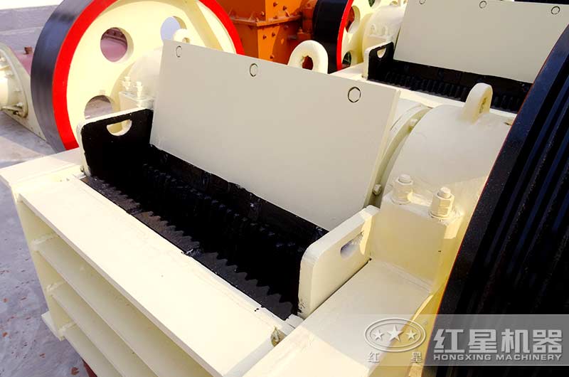 細顎破碎機內(nèi)部結(jié)構(gòu)展示