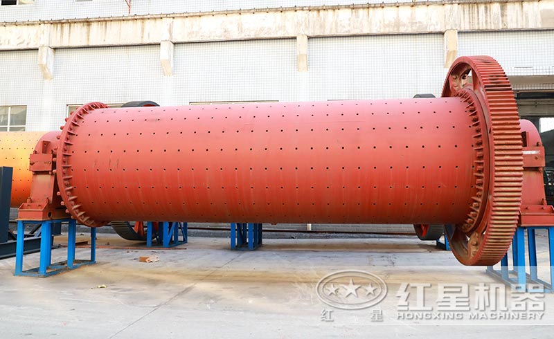 2.1米濕式球磨機展示 2.1米濕式球磨機展示