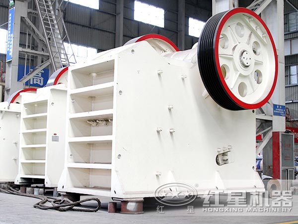 69式鄂破機(jī)生產(chǎn)車間 69式鄂破機(jī)生產(chǎn)車間