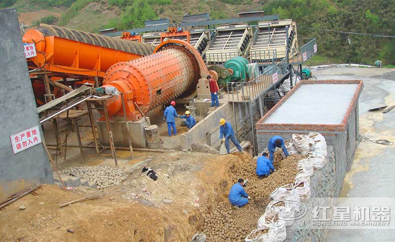 三十噸石英砂選礦生產(chǎn)線現(xiàn)場 三十噸石英砂選礦生產(chǎn)線現(xiàn)場