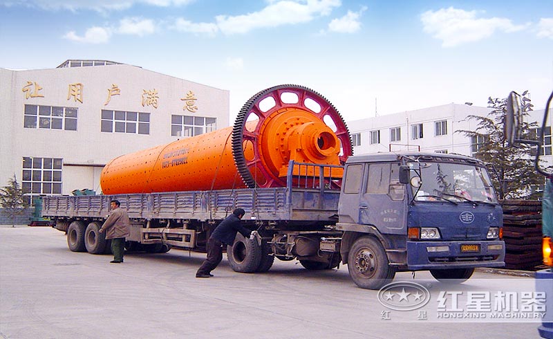 一臺(tái)鋁灰球磨機(jī)正準(zhǔn)備發(fā)往山東 一臺(tái)鋁灰球磨機(jī)正準(zhǔn)備發(fā)往山東