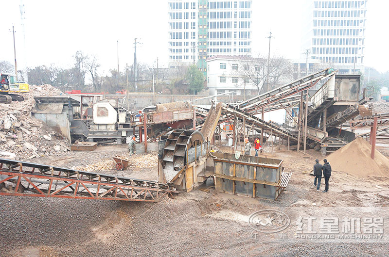 粉碎砼廢料廢渣粉作業(yè)現(xiàn)場(chǎng) 粉碎砼廢料廢渣粉作業(yè)現(xiàn)場(chǎng)