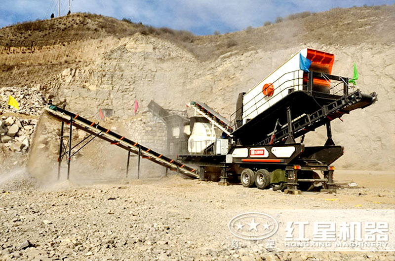 移動錘破機設備作業(yè)現(xiàn)場 移動錘破機設備作業(yè)現(xiàn)場