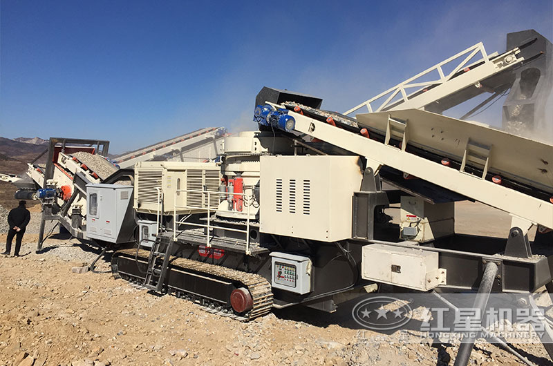 履帶破碎機現(xiàn)場 履帶破碎機現(xiàn)場