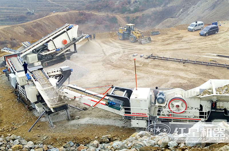 三組合式移動石子破碎機(jī) 三組合式移動石子破碎機(jī)