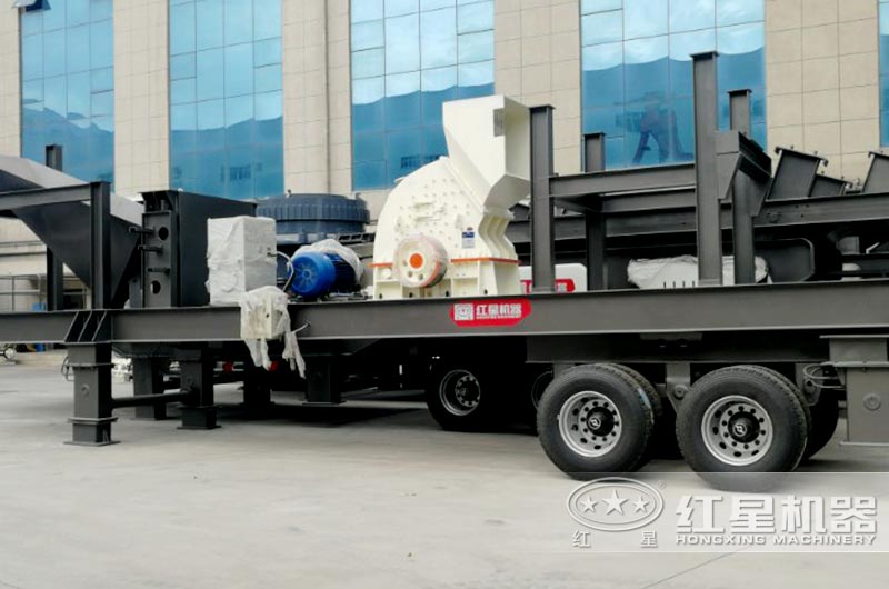 新型移動(dòng)錘式破碎機(jī) 新型移動(dòng)錘式破碎機(jī)