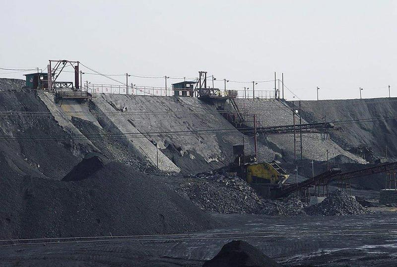 濕煤加工現(xiàn)場(chǎng) 濕煤加工現(xiàn)場(chǎng)