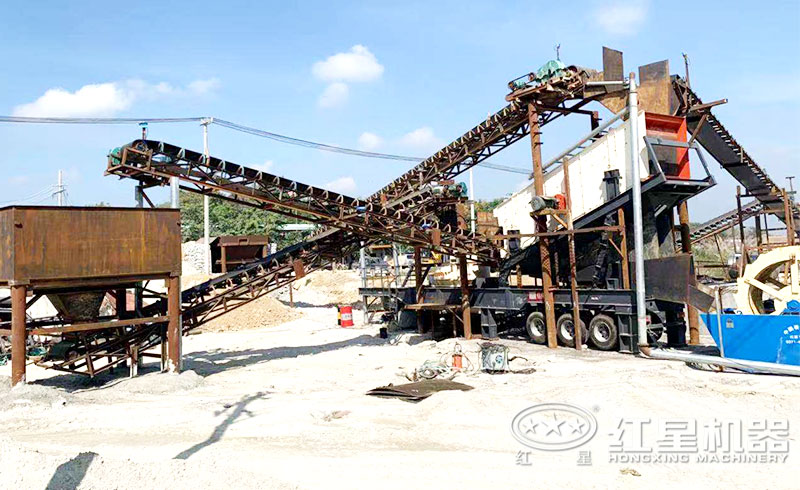 移動(dòng)錘式制砂機(jī)用戶現(xiàn)場 移動(dòng)錘式制砂機(jī)用戶現(xiàn)場