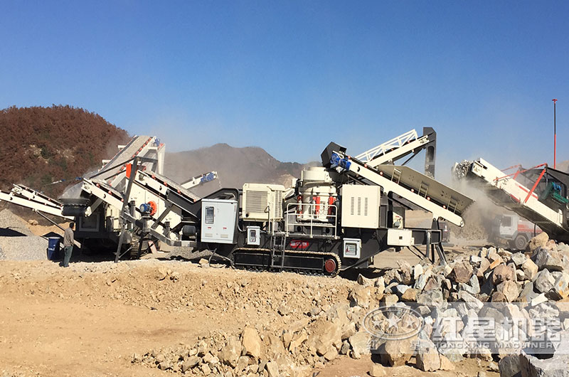 石頭破碎機(jī)作業(yè)現(xiàn)場(chǎng) 石頭破碎機(jī)作業(yè)現(xiàn)場(chǎng)