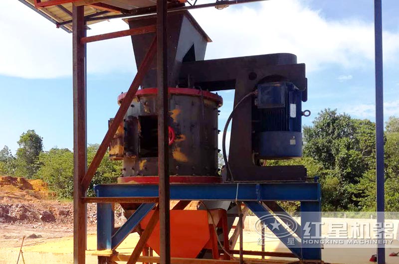 家用小型石頭破碎機工作現(xiàn)場 家用小型石頭破碎機工作現(xiàn)場