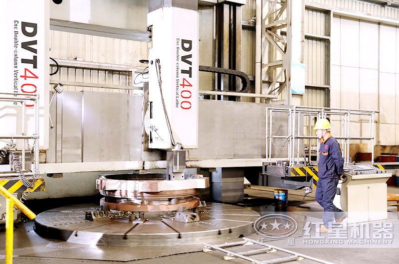 紅星機(jī)器車間作業(yè)現(xiàn)場(chǎng) 紅星機(jī)器車間作業(yè)現(xiàn)場(chǎng)