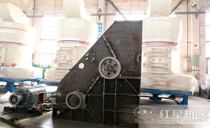 煤矸石破碎機(jī)車間作業(yè)圖 煤矸石破碎機(jī)車間作業(yè)圖