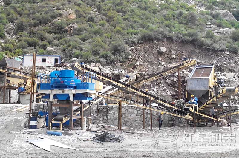 碎石制砂機(jī)作業(yè)現(xiàn)場(chǎng) 碎石制砂機(jī)作業(yè)現(xiàn)場(chǎng)