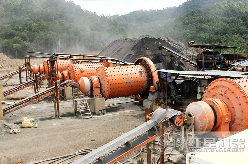 鋁灰球磨機(jī)作業(yè)現(xiàn)場 鋁灰球磨機(jī)作業(yè)現(xiàn)場