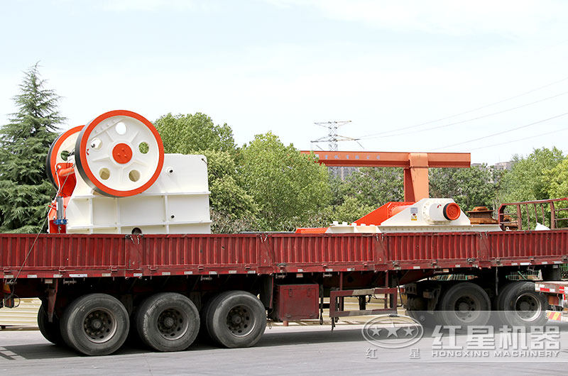 鵝卵石粗碎破碎機發(fā)貨現(xiàn)場圖 鵝卵石粗碎破碎機發(fā)貨現(xiàn)場圖