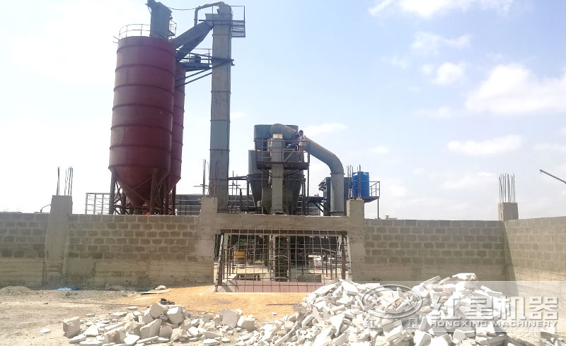 重晶石磨粉生產(chǎn)現(xiàn)場 重晶石磨粉生產(chǎn)現(xiàn)場