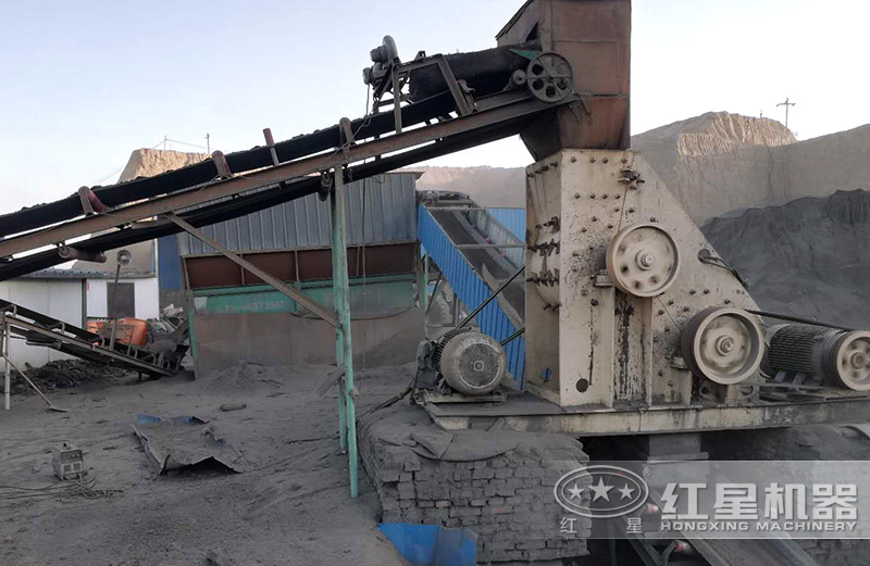 原煤破碎機(jī)_雙級(jí)破碎機(jī)處理原煤現(xiàn)場(chǎng) 原煤破碎機(jī)_雙級(jí)破碎機(jī)破碎原煤現(xiàn)場(chǎng)