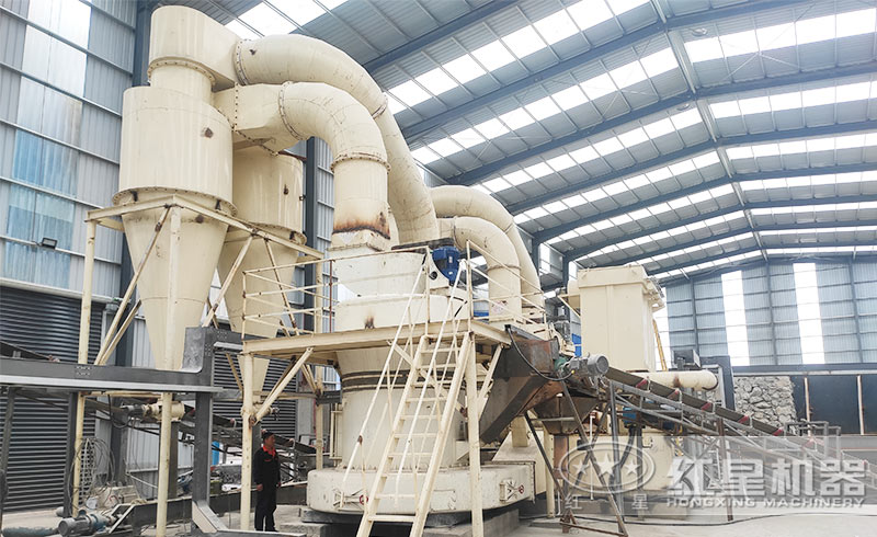 雷蒙磨粉機(jī)生產(chǎn)現(xiàn)場(chǎng) 雷蒙磨粉機(jī)生產(chǎn)現(xiàn)場(chǎng)