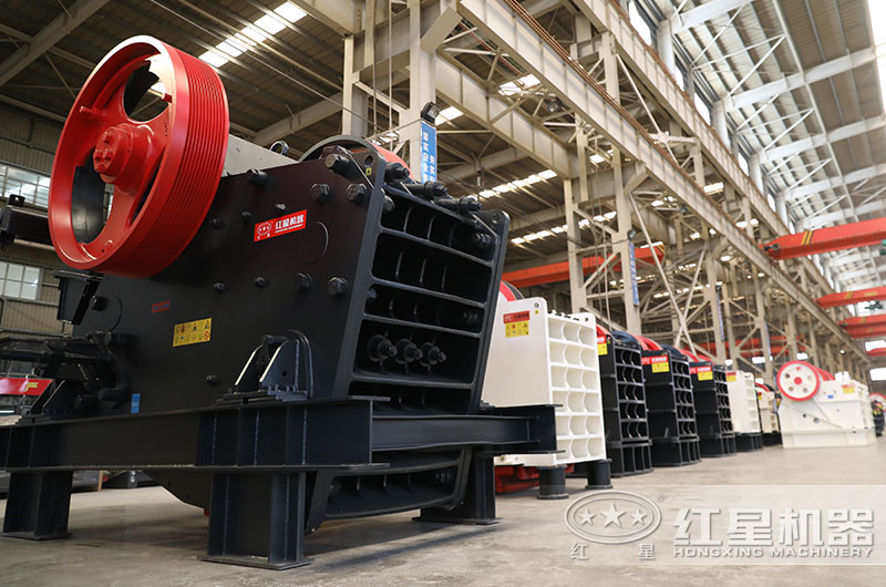大型顎式破碎機(jī)圖片 大型顎式破碎機(jī)圖片